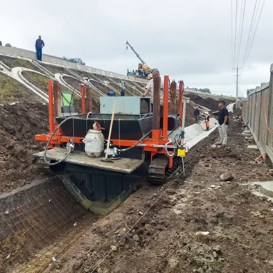 Paving Machine For Making Water Canal Channel