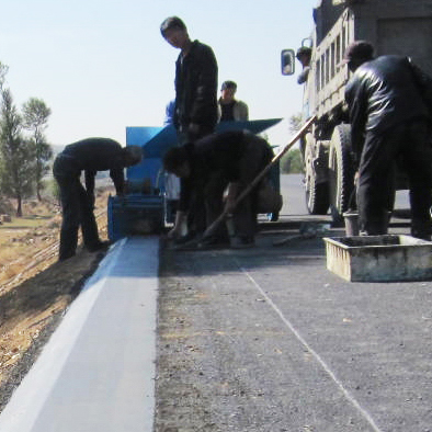 Concrete Slipform Paving Machine